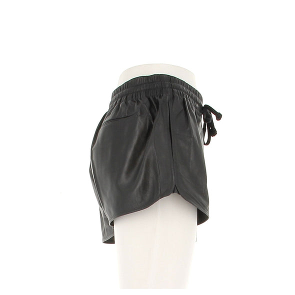 Short en cuir noir