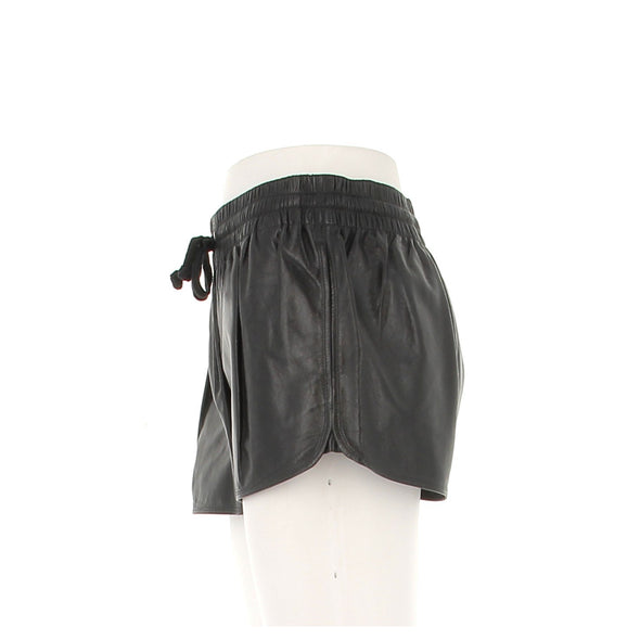 Short en cuir noir