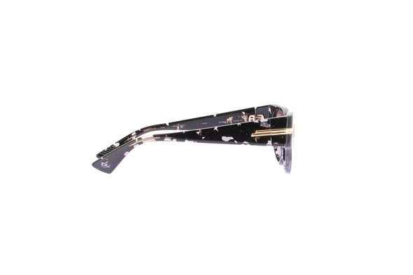 Lunettes de soleil grises écailles