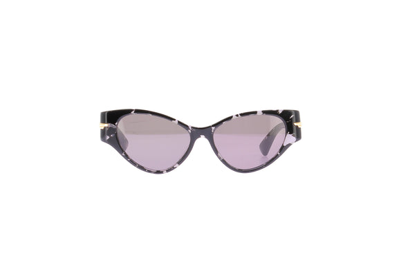Lunettes de soleil grises écailles