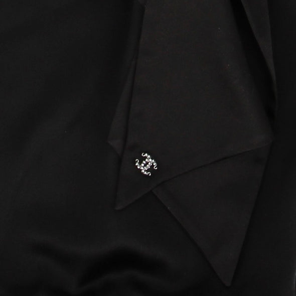 Top en soie noire