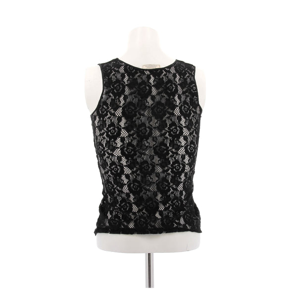 Top noir en dentelle