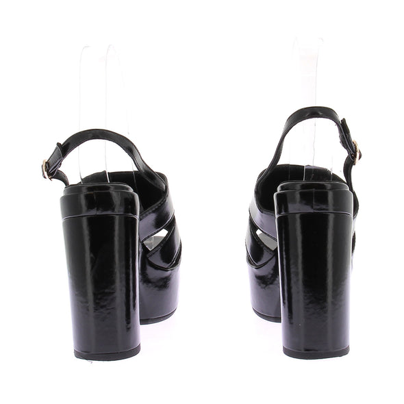 Sandales à talons et plateformes