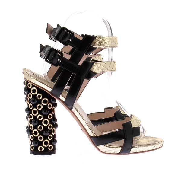 Sandales à talons noires et dorées