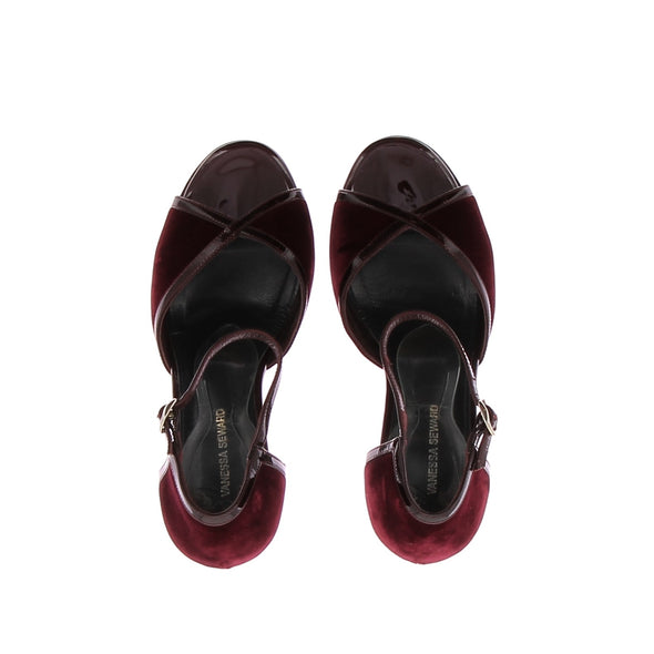 Sandales à talons en velours bordeaux