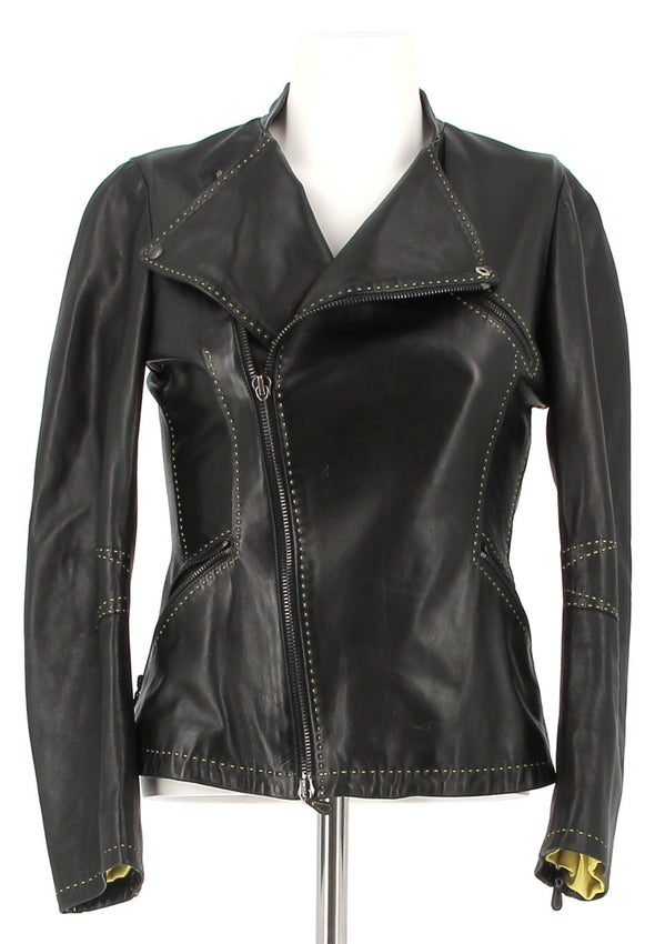 Veste en cuir noir à surpiqûres blanches