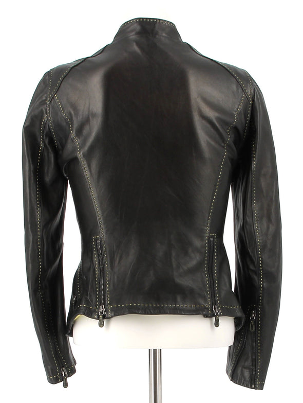 Veste en cuir noir à surpiqûres blanches