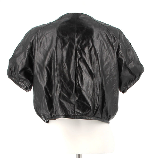 Gilet court en cuir à manches courtes