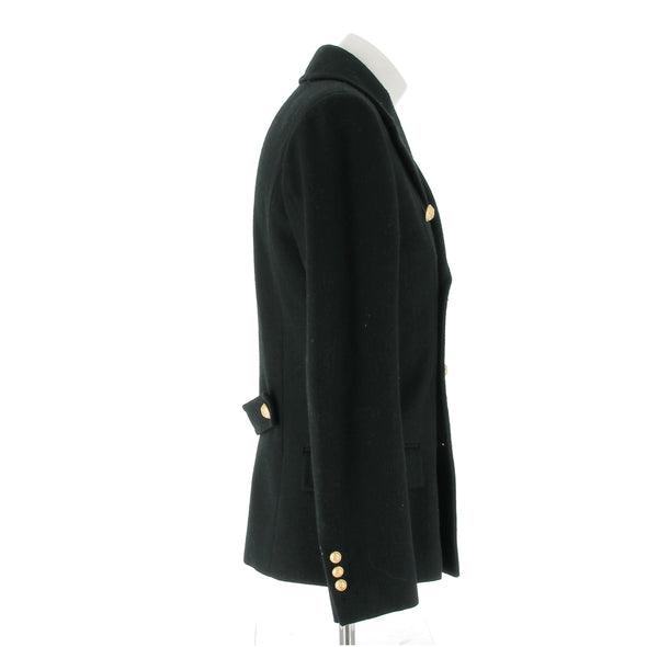 Manteau à boutons dorés