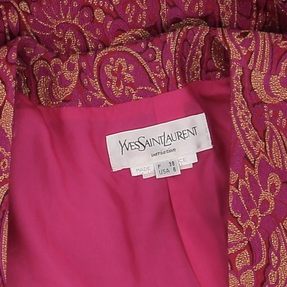 Veste rose et dorée