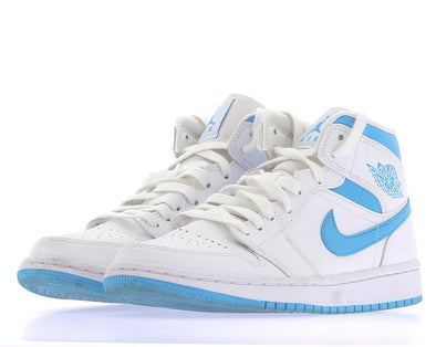 Baskets "Air Jordan 1 UNC Mid" blanches et bleues