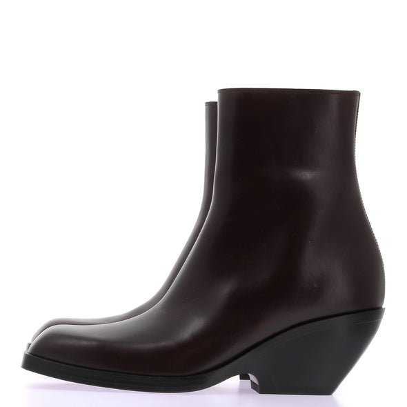 Bottes en cuir bordeaux foncé