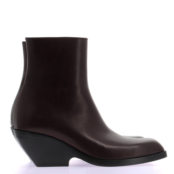 Bottes en cuir bordeaux foncé