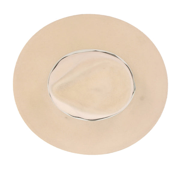 Chapeau beige à ruban blanc