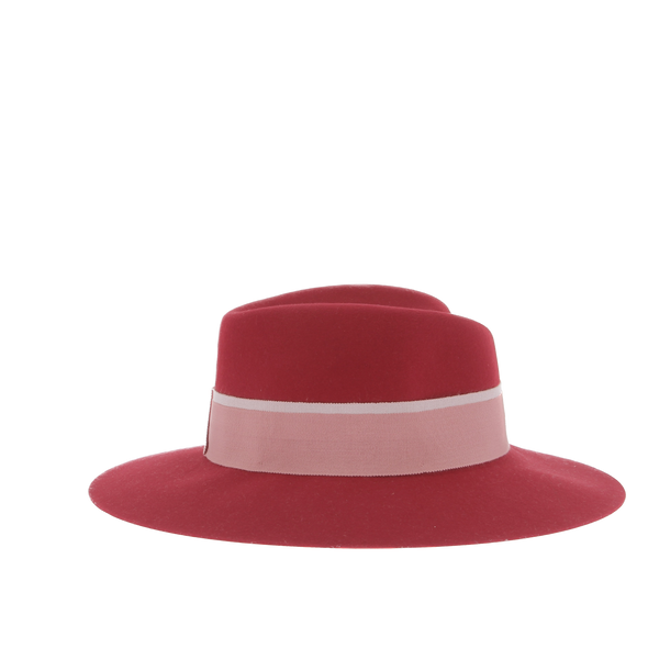 Chapeau en laine rouge