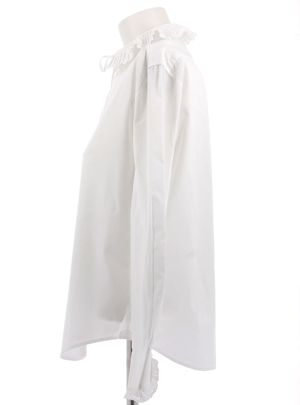 Blouse blanche à dentelle