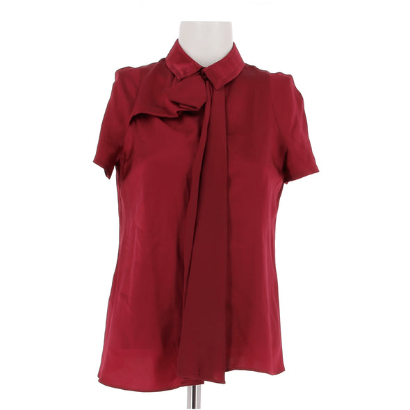 Chemise en soie rouge