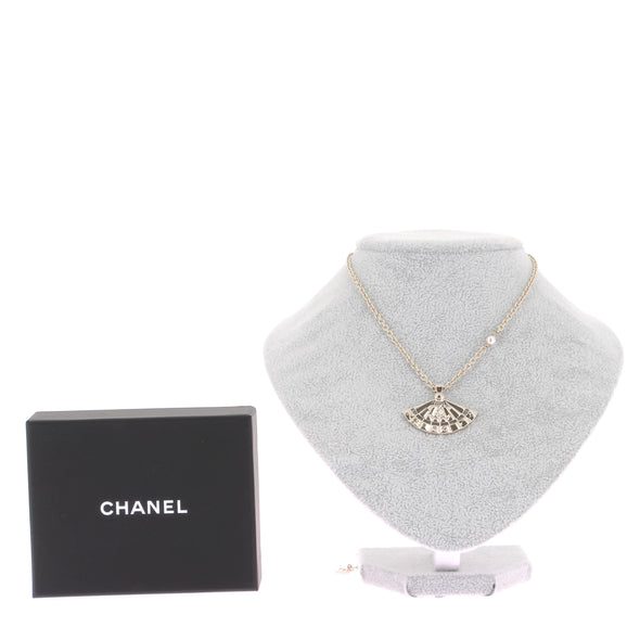Collier à pendentif doré