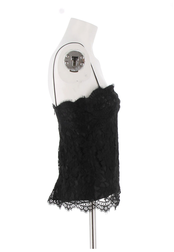 Top noir à dentelle
