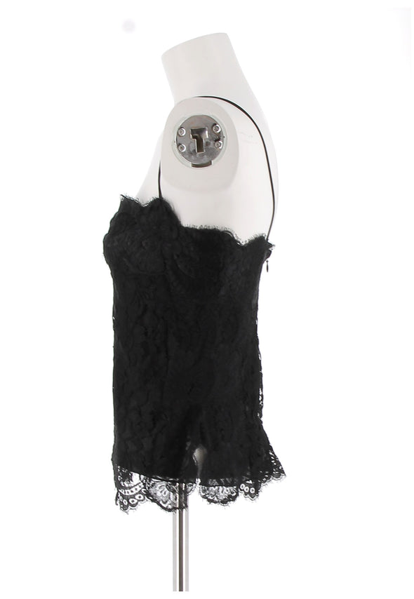 Top noir à dentelle