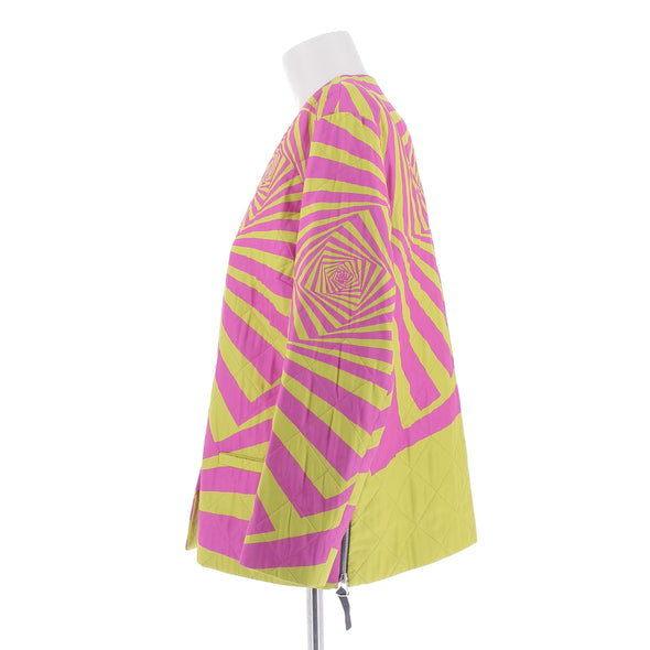 Veste fuschia et jaune