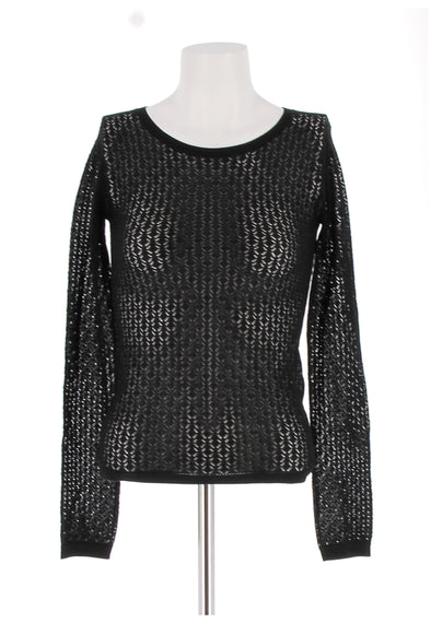 Top noir en dentelle ajourée