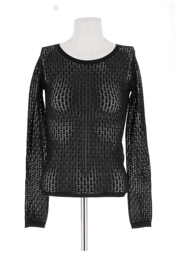 Top noir en dentelle ajourée