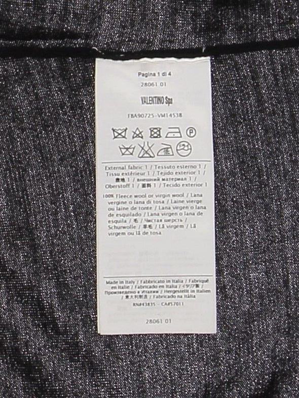 Top noir en dentelle blanche