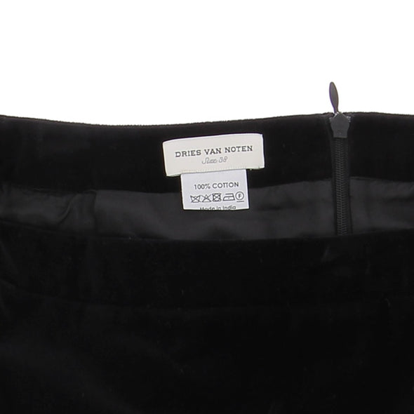 Jupe crayon noire à broderies