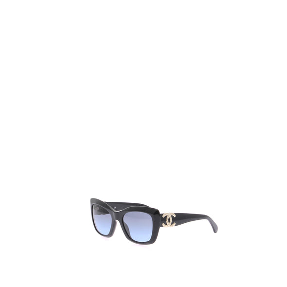 Lunettes de soleil noires