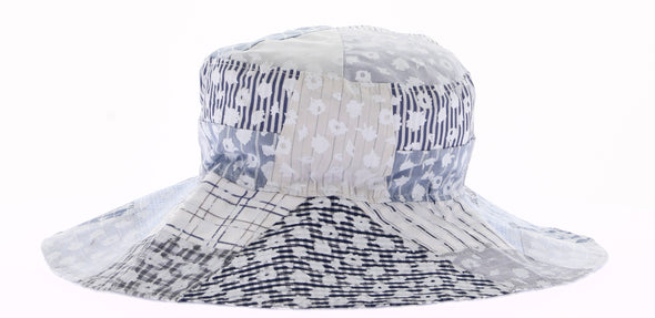 Chapeau bleu imprimé patchwork