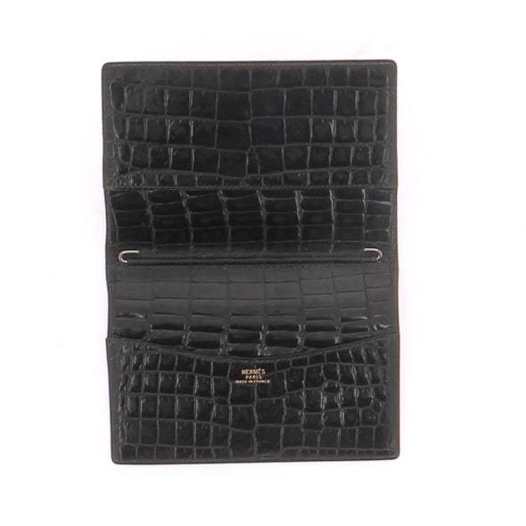 Porte passeport en cuir vernis