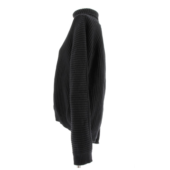 Pull noir col roulé