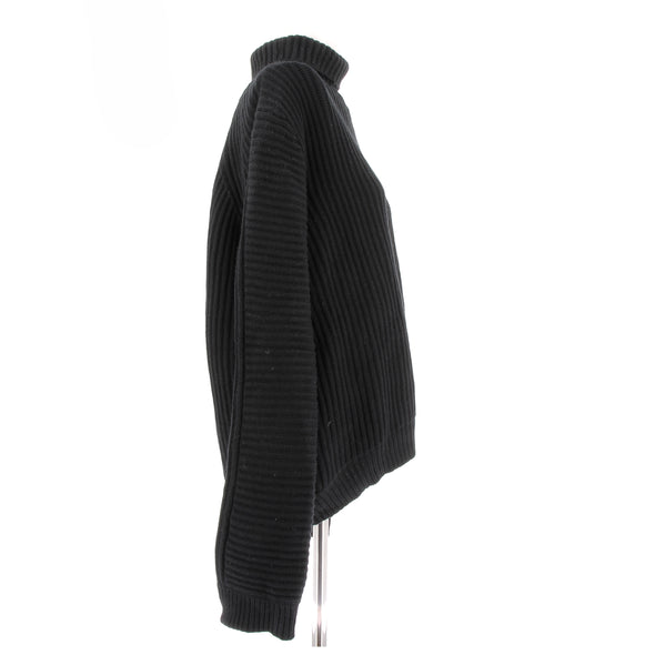 Pull noir col roulé