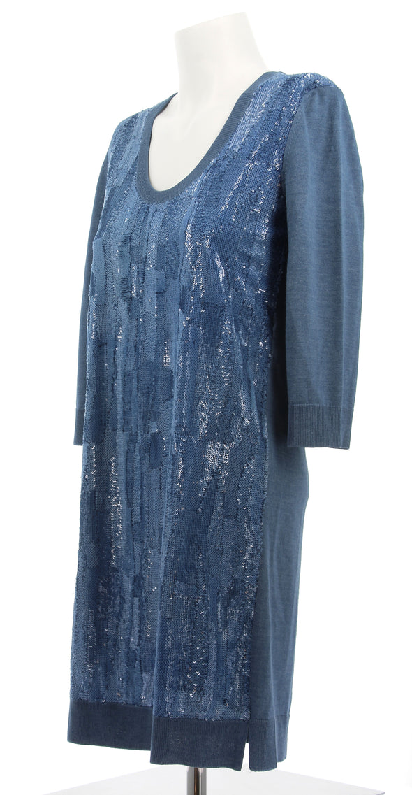 Robe bleue avec sequins