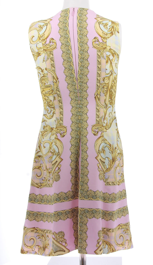 Robe dorée et rose imprimée