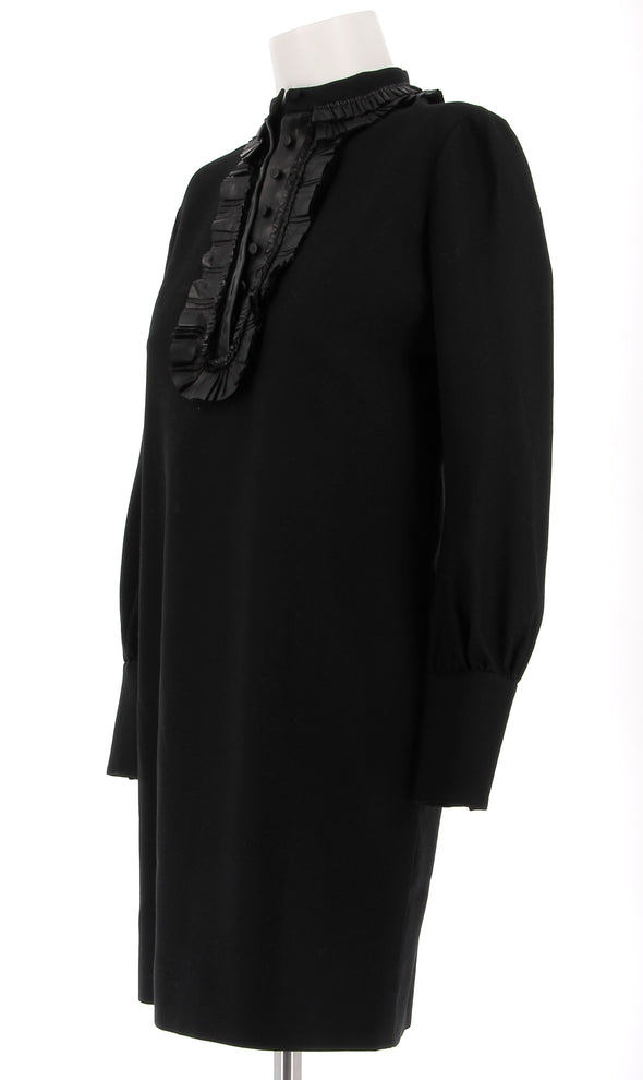 Robe noire à col en cuir