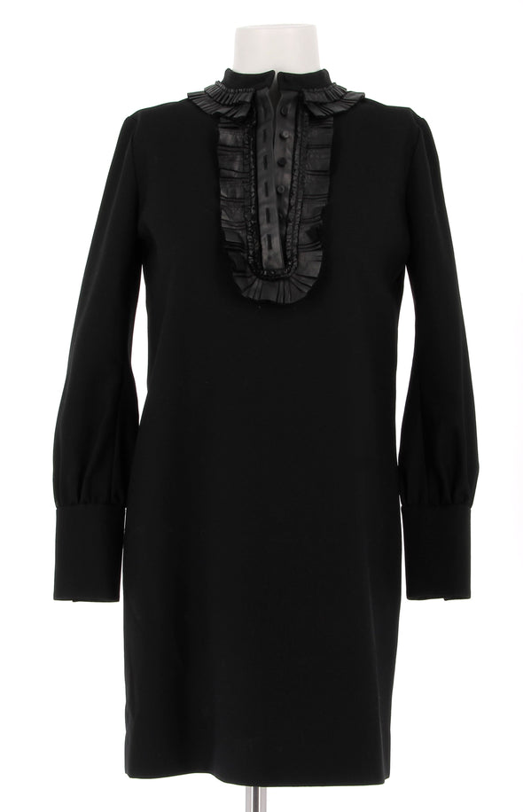 Robe noire à col en cuir