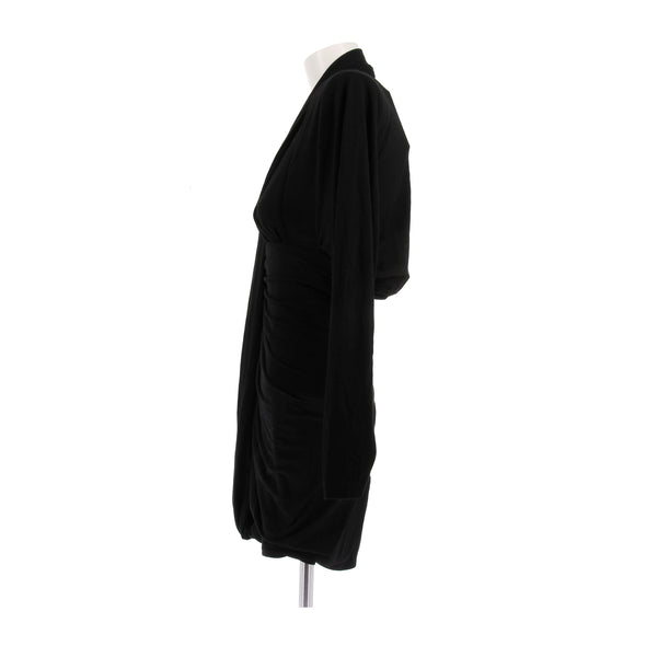 Robe noire en laine