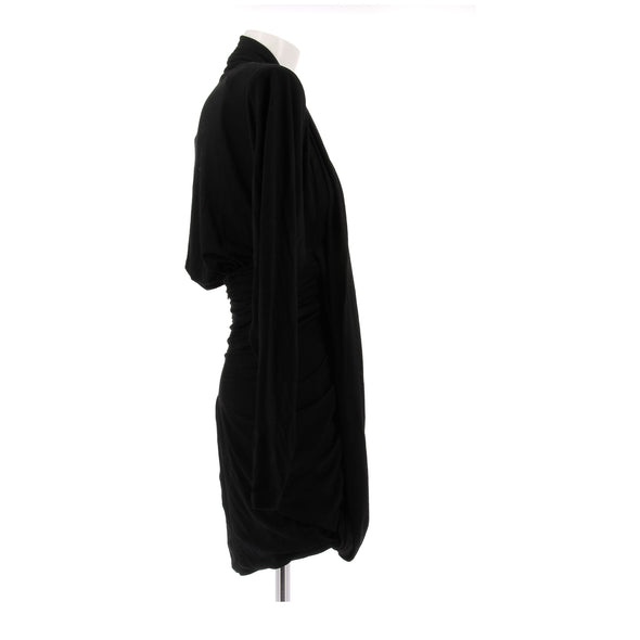 Robe noire en laine