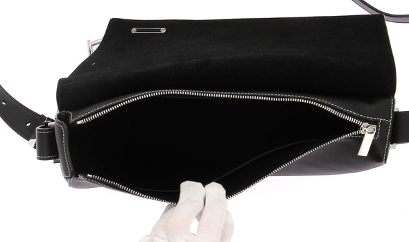 Sac à bandoulière en cuir noir "Interlock"