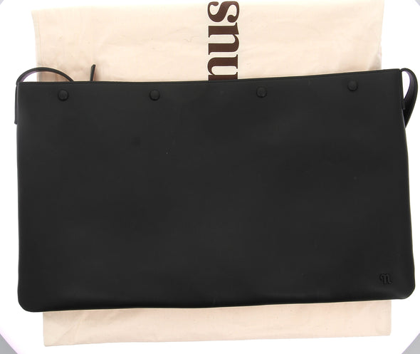 Sac plat noir en cuir vegan