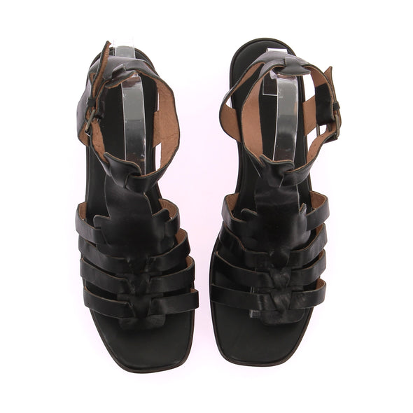 Sandales en cuir marron foncé