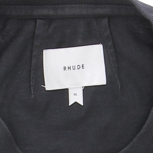 Tee-shirt gris foncé à motif