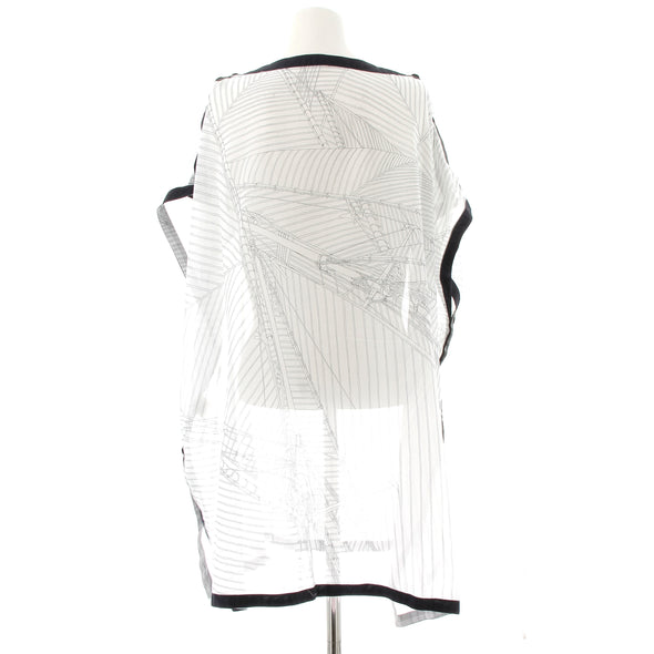 Tunique blanche à motifs