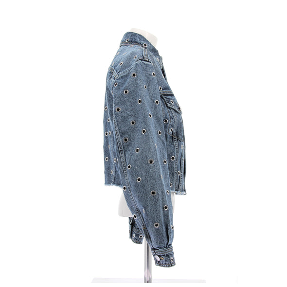 Veste en jean et œillets