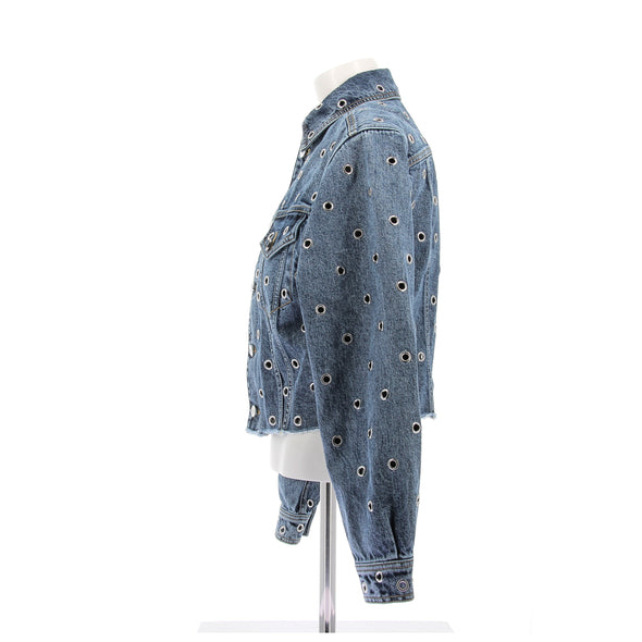 Veste en jean et œillets