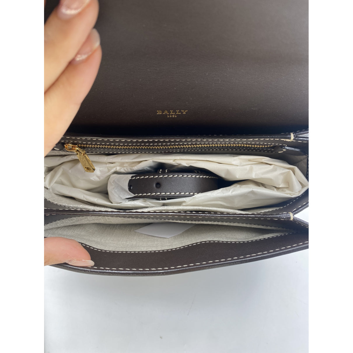 LONDONTOWN Kur No Bite Nail Recovery vernis amer anti-ongles rongés LONDONTOWN Kur No Bite Nail Recovery vernis amer anti-ongles rongés
