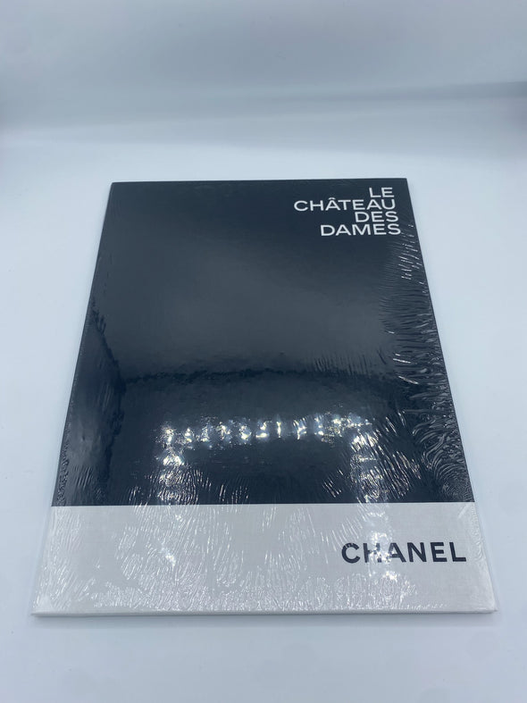 Livre "Le château des Dames Métiers d'Art 2020/21 Collection" - Chanel