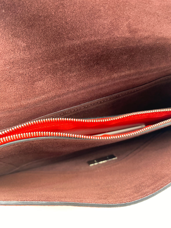 Pochette enveloppe en cuir